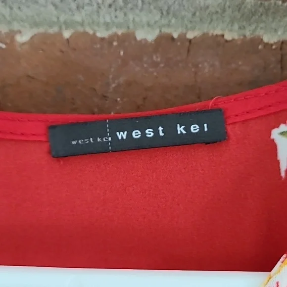 West Kei Red Floral Wrap Blouse, Size Small - Picture 2 of 7